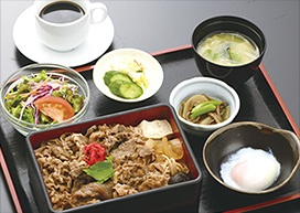 米沢牛すき焼き重ランチ